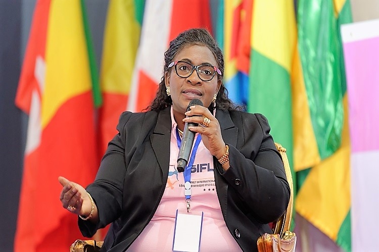Sidonie Flore Ouwé, Présidente du  « Salon de la Femme » : 