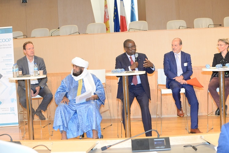 25 ans du Resacoop à Lyon : Jeannot Ahoussou-Kouadio, Président de Sénat ivoirien, plaide pour une coopération économique plus efficace	